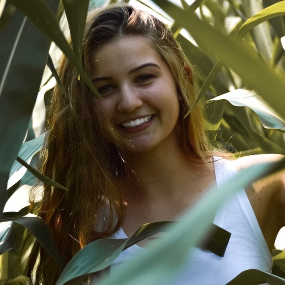 Meet your Posher, Miranda - Picture 1 of 1